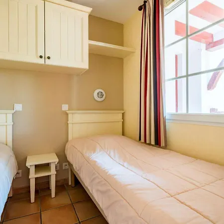 Coquet Avec Piscine Et Balcon A Ciboure, Proche Golf De La Nivelle - Fr-1-4-480 Apartmán