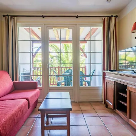 Coquet Avec Piscine Et Balcon A Ciboure, Proche Golf De La Nivelle - Fr-1-4-480 Apartmán *